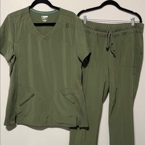 SCRUBSTAR | Women's Lightweight Scrub Set size Large